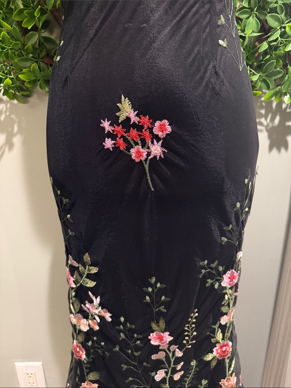 NWT-Soiree Blossom Black Floral Embroidered Mermaid Maxi Dress - Picture 5 of 16